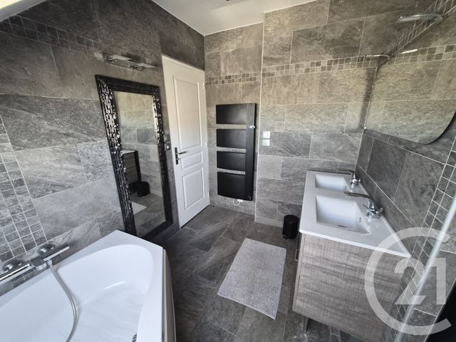 maison à vendre - 6 pièces - 140.85 m2 - DONVILLE LES BAINS - 50 - BASSE-NORMANDIE - Century 21 Royer Immo