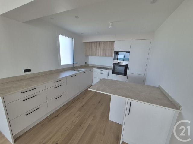 Appartement F3 à vendre - 3 pièces - 68.21 m2 - DONVILLE LES BAINS - 50 - BASSE-NORMANDIE - Century 21 Royer Immo