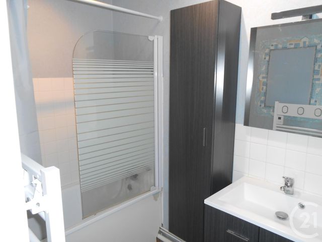 Appartement F2 à louer - 2 pièces - 34.7 m2 - DONVILLE LES BAINS - 50 - BASSE-NORMANDIE - Century 21 Royer Immo