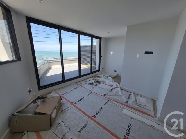 Appartement F3 à vendre - 3 pièces - 74.02 m2 - DONVILLE LES BAINS - 50 - BASSE-NORMANDIE - Century 21 Royer Immo