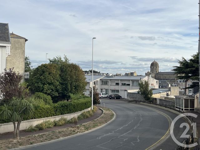 Appartement F3 à louer - 3 pièces - 54.65 m2 - GRANVILLE - 50 - BASSE-NORMANDIE - Century 21 Royer Immo