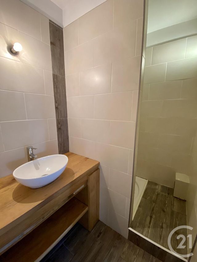 Appartement F3 à louer - 3 pièces - 75.24 m2 - GRANVILLE - 50 - BASSE-NORMANDIE - Century 21 Royer Immo
