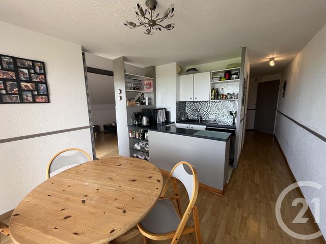 Appartement F3 à louer - 3 pièces - 49.0 m2 - DONVILLE LES BAINS - 50 - BASSE-NORMANDIE - Century 21 Royer Immo