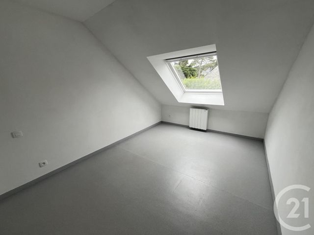 maison à louer - 4 pièces - 75.36 m2 - JULLOUVILLE - 50 - BASSE-NORMANDIE - Century 21 Royer Immo